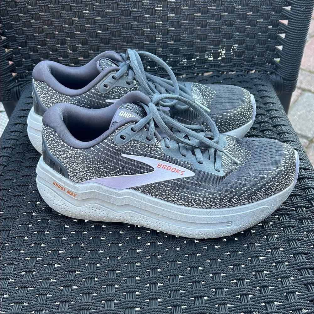 Women’s Brooks Ghost Max 2 Size 7.5